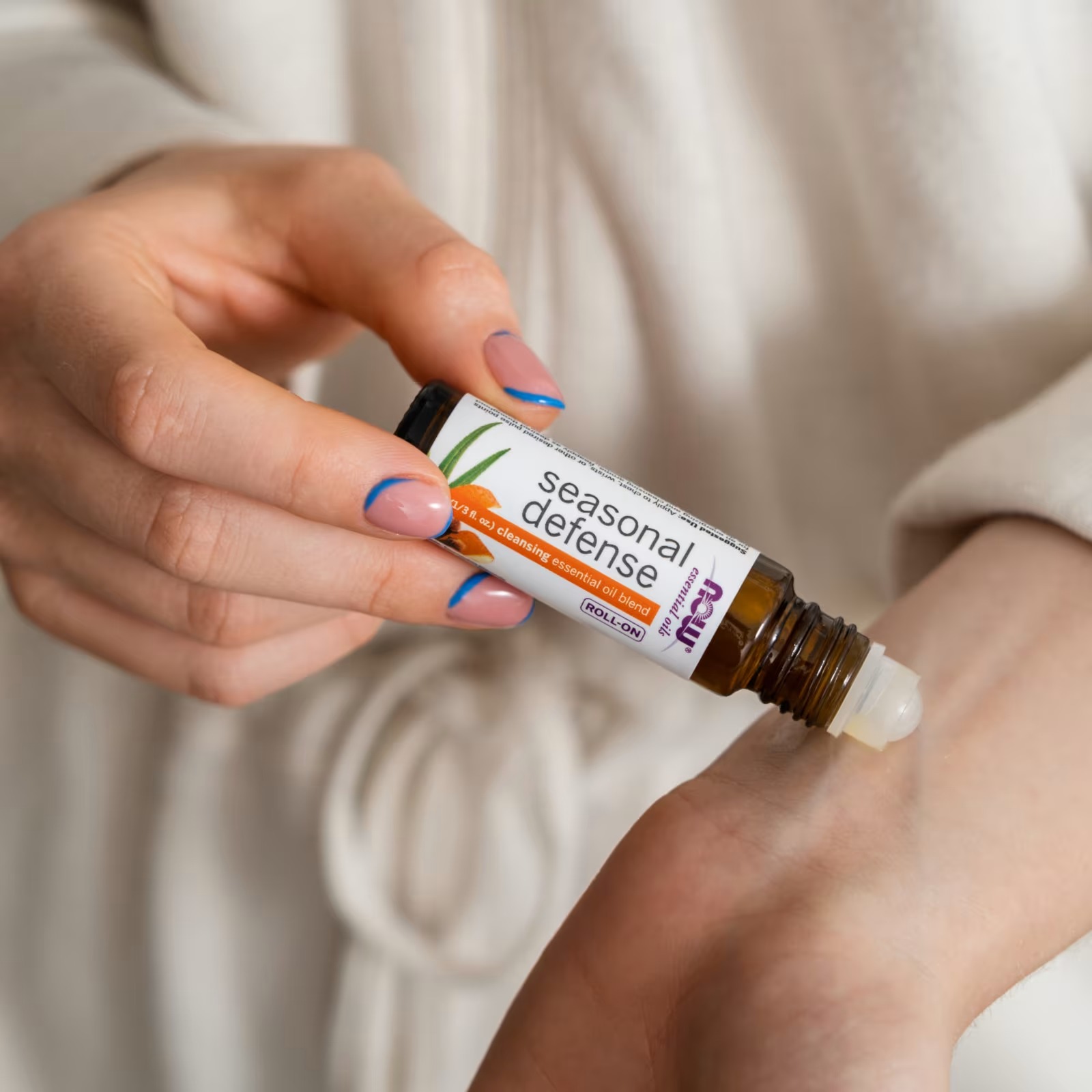 NOW Foods Essential Oils,Seasonal Defense Roll On Cleansing Blend Steam Distilled Topical Aromatherapy 10-mL thumbnail 5